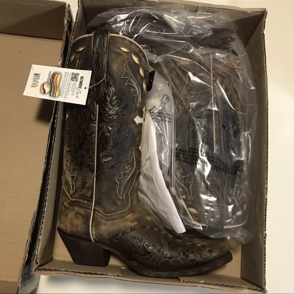 Dan post new in box snip toe absolutely gorgeous boot it runs big